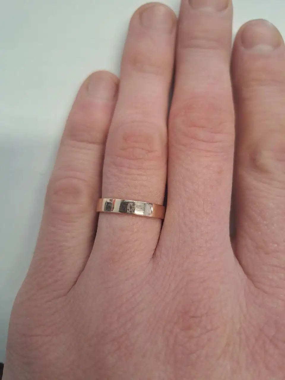 Обручальное кольцо 585 пробы 2.47 гр размер 17.5