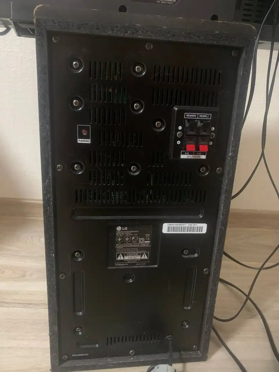 Отличный саундбар в состоянии нового