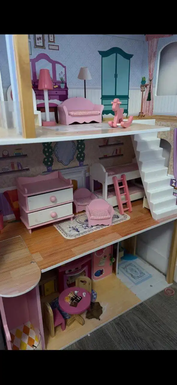 Деревянный кукольный домик большой