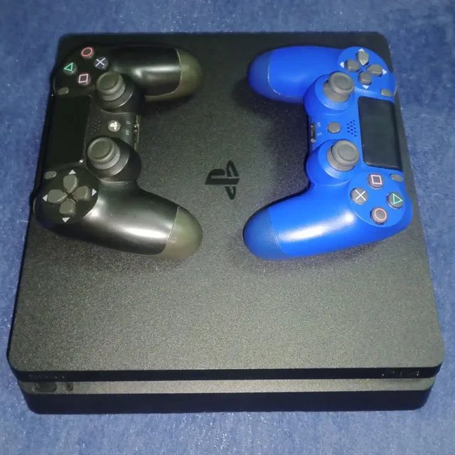 PlayStation 4 Slim 500GB с играми и аксессуарами - Электроника в Новосибирск