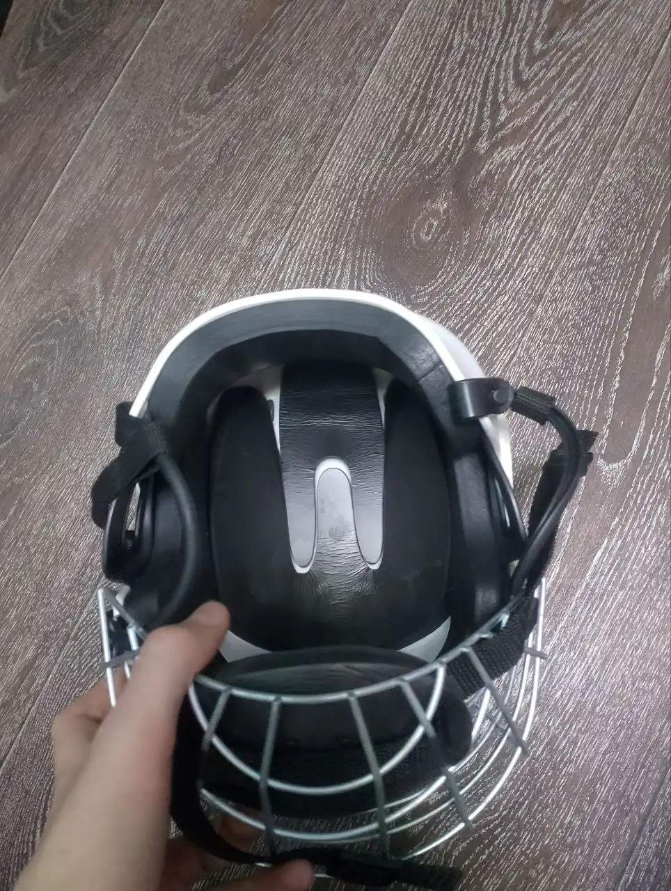 Продам ласты детские и шлем хоккейный юниорский