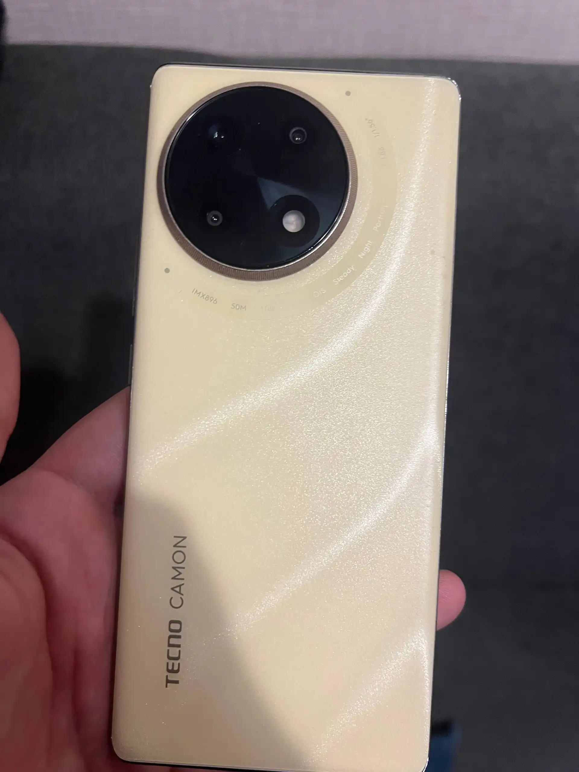 Продам телефон в исправном состоянии