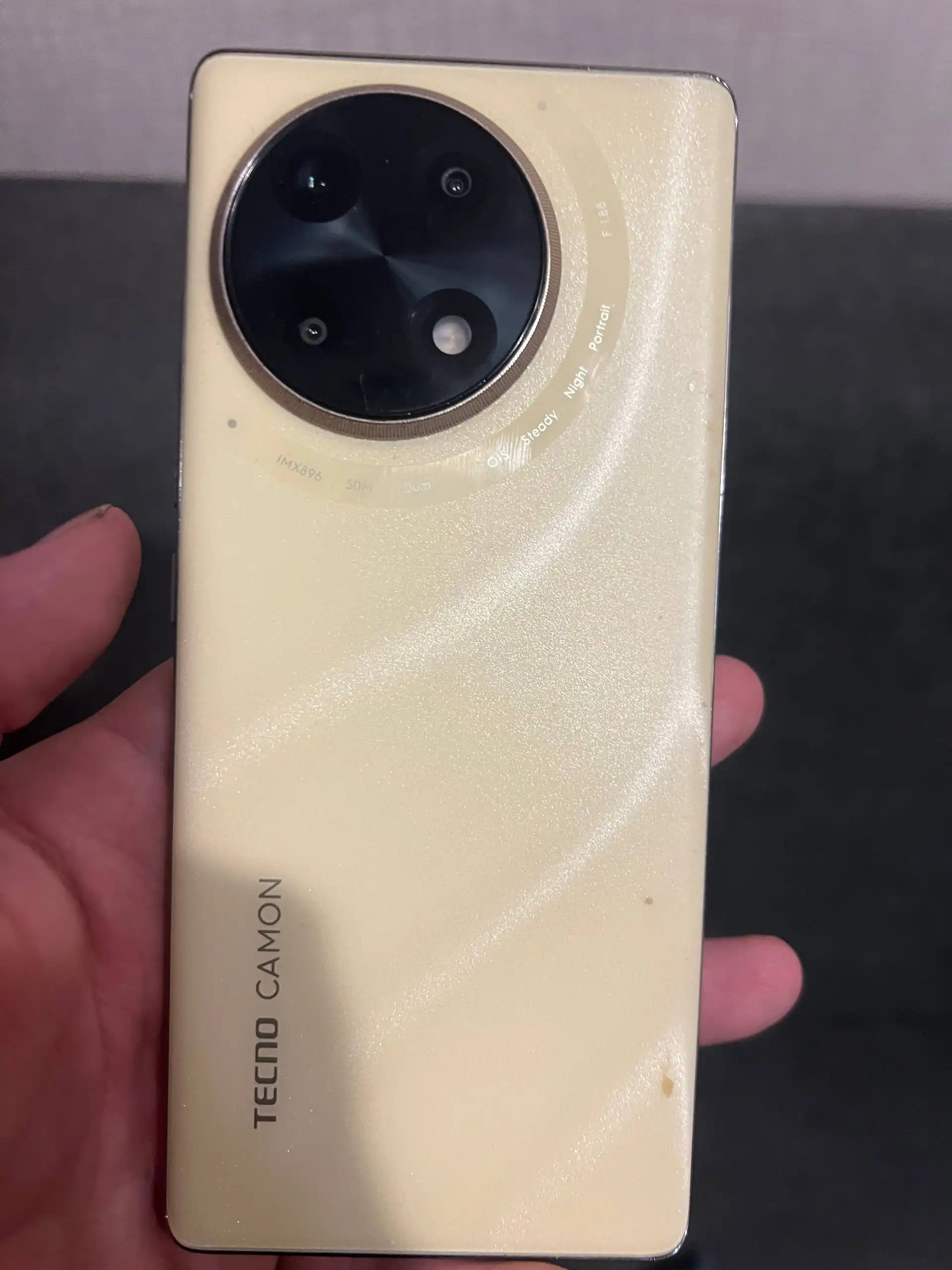 Продам телефон в исправном состоянии