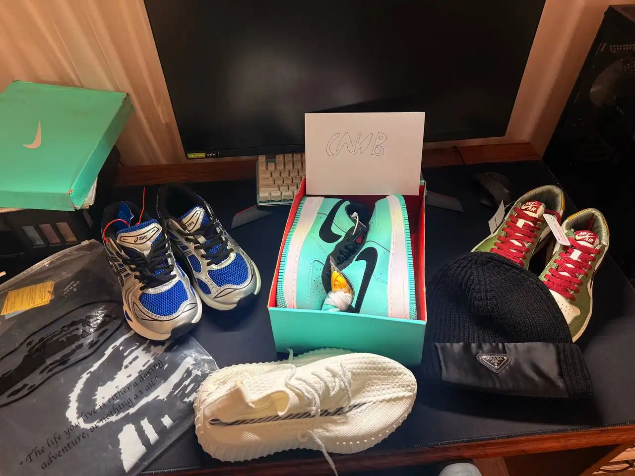 Футболка и шапка Прада - Мужская одежда (Одежда) в Новосибирск