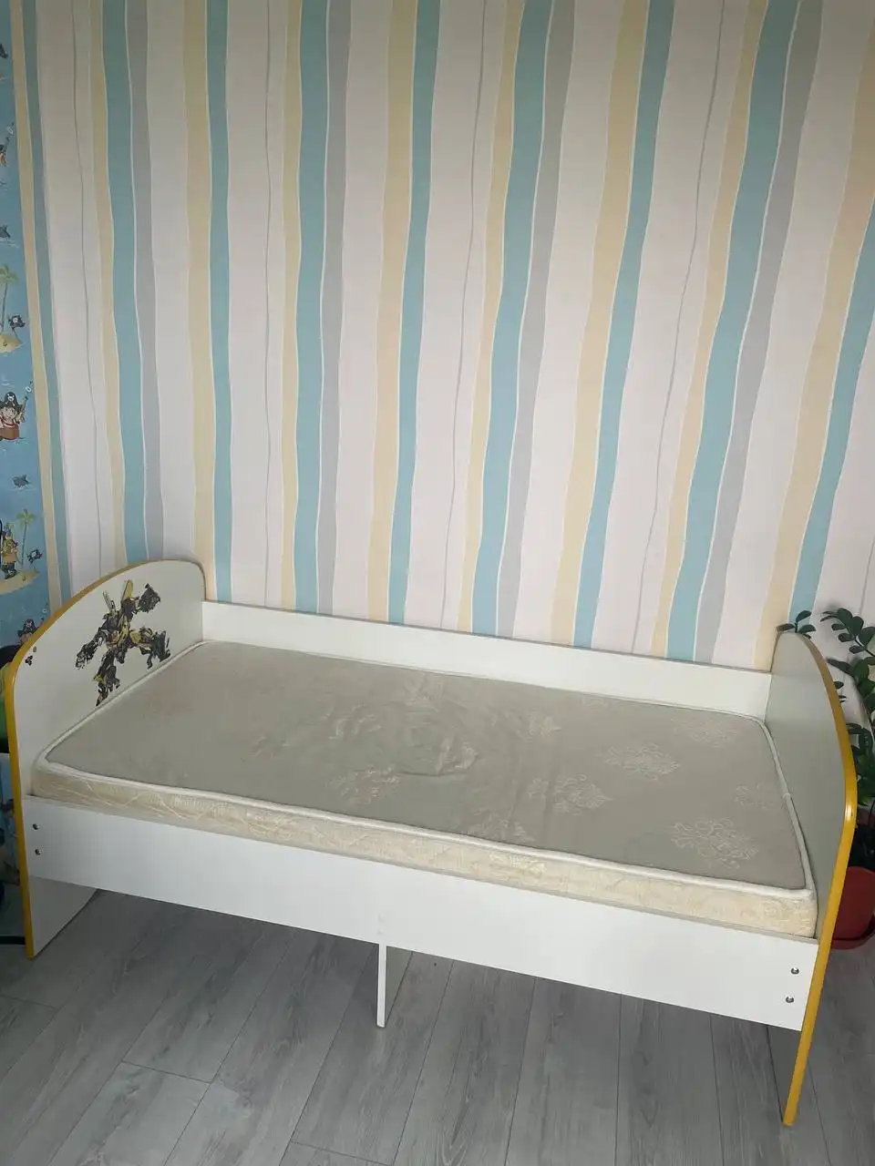 Продам детскую кровать для мальчика