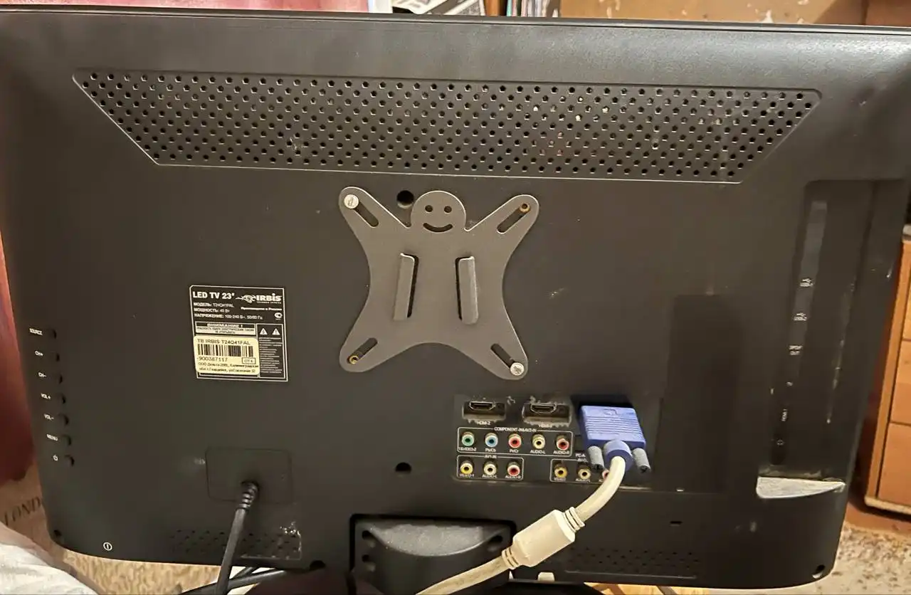 Продам телевизор с проводом под компьютер - Телевизоры (Электроника) в Новосибирск