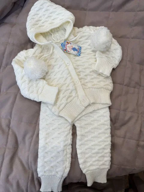 Новый вязаный костюм для ребенка 9-18 месяцев - Одежда детская в Новосибирск