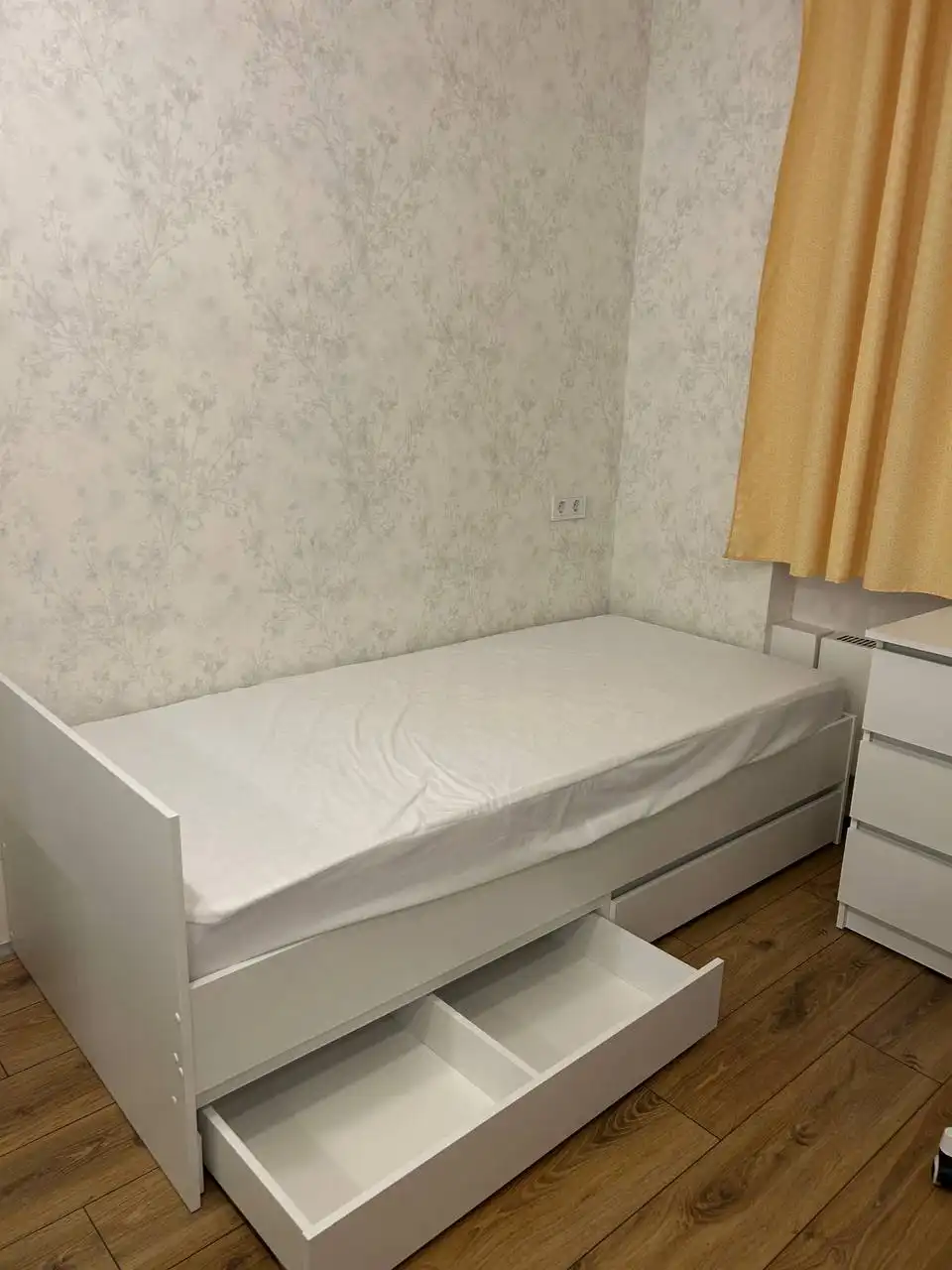 Односпальная кровать с матрасом Silver - Мебель (Для дома и дачи) в Новосибирск