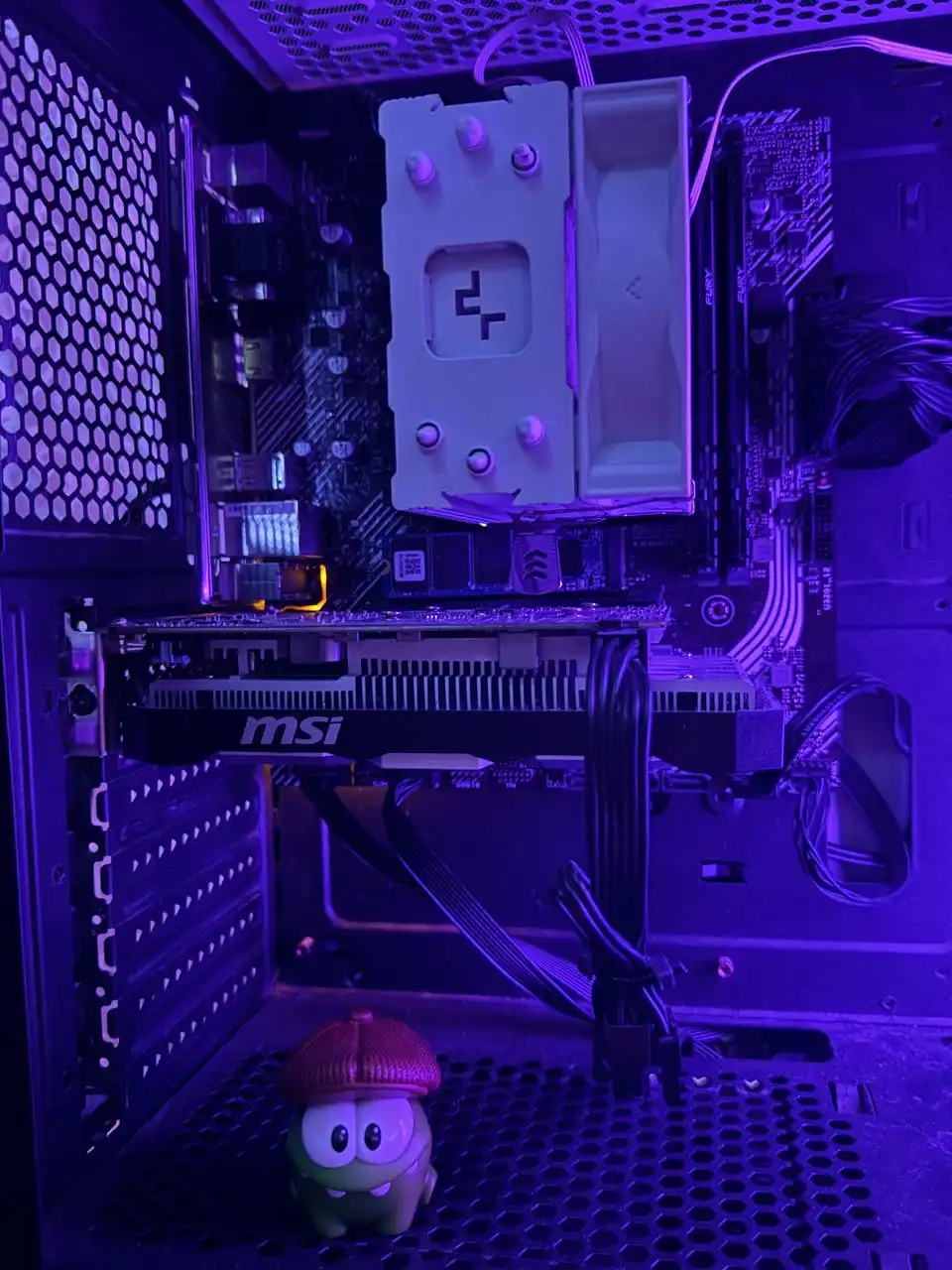 Продается игровой компьютер с видеокартой MSI GTX 1650 - Компьютеры (Электроника) в Новосибирск