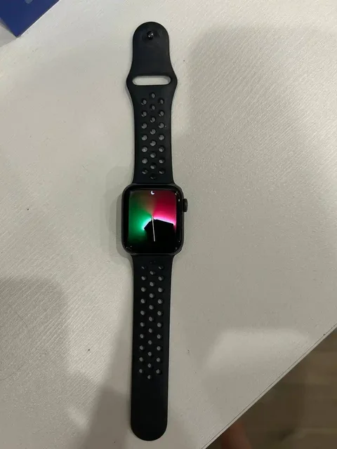 Apple Watch SE Nike 40мм - частное объявление в Новосибирск