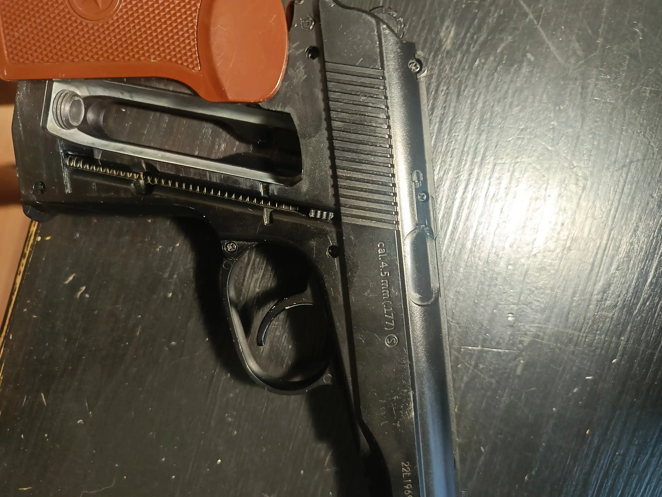 Пневматический пистолет Borner 4,5 мм с комплектом - Оружие и снаряжение (Барахолка) в Новосибирск