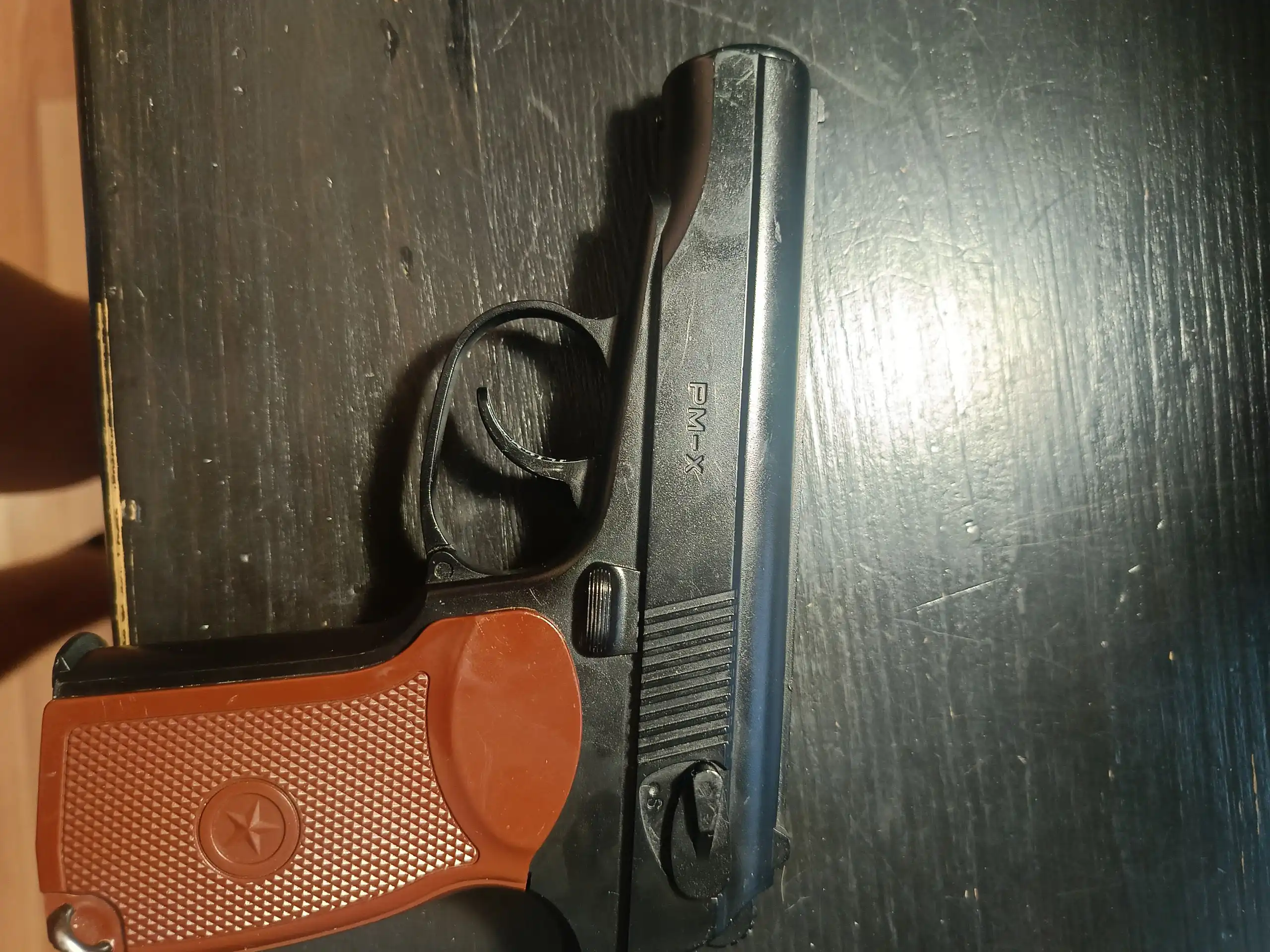 Пневматический пистолет Borner 4,5 мм с комплектом - Оружие и снаряжение (Барахолка) в Новосибирск