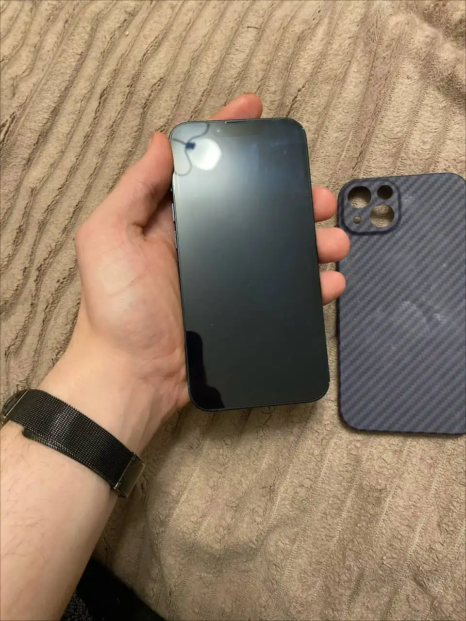 Продам iPhone 13 и Apple Watch Series 5 - Смартфоны и гаджеты (Электроника) в Новосибирск