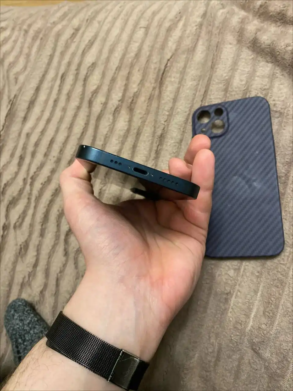 Продам iPhone 13 и Apple Watch Series 5 - Смартфоны и гаджеты (Электроника) в Новосибирск