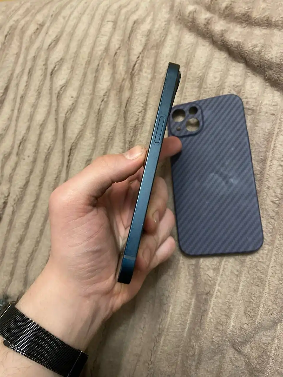 Продам iPhone 13 и Apple Watch Series 5 - Смартфоны и гаджеты (Электроника) в Новосибирск