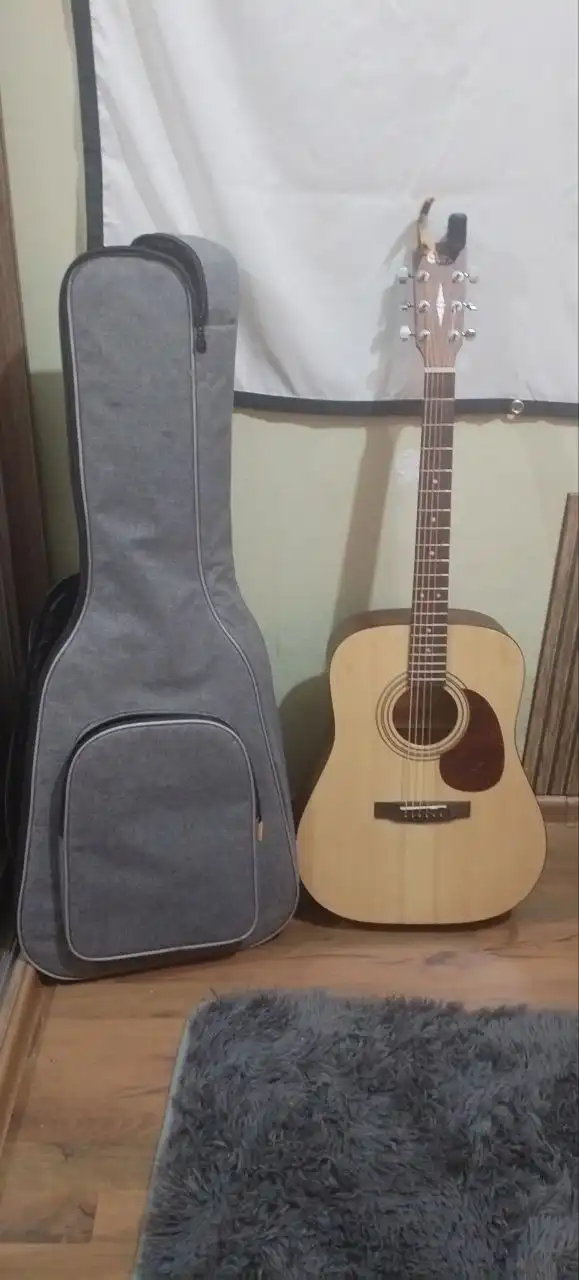 Продам гитару Cort - Музыкальные инструменты (Хобби и отдых) в Новосибирск