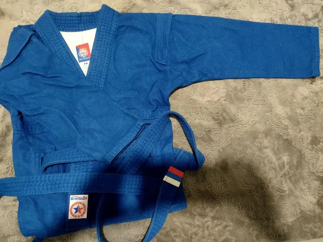 Продам самбовки б/у, шорты и борцовки - Одежда в Новосибирск