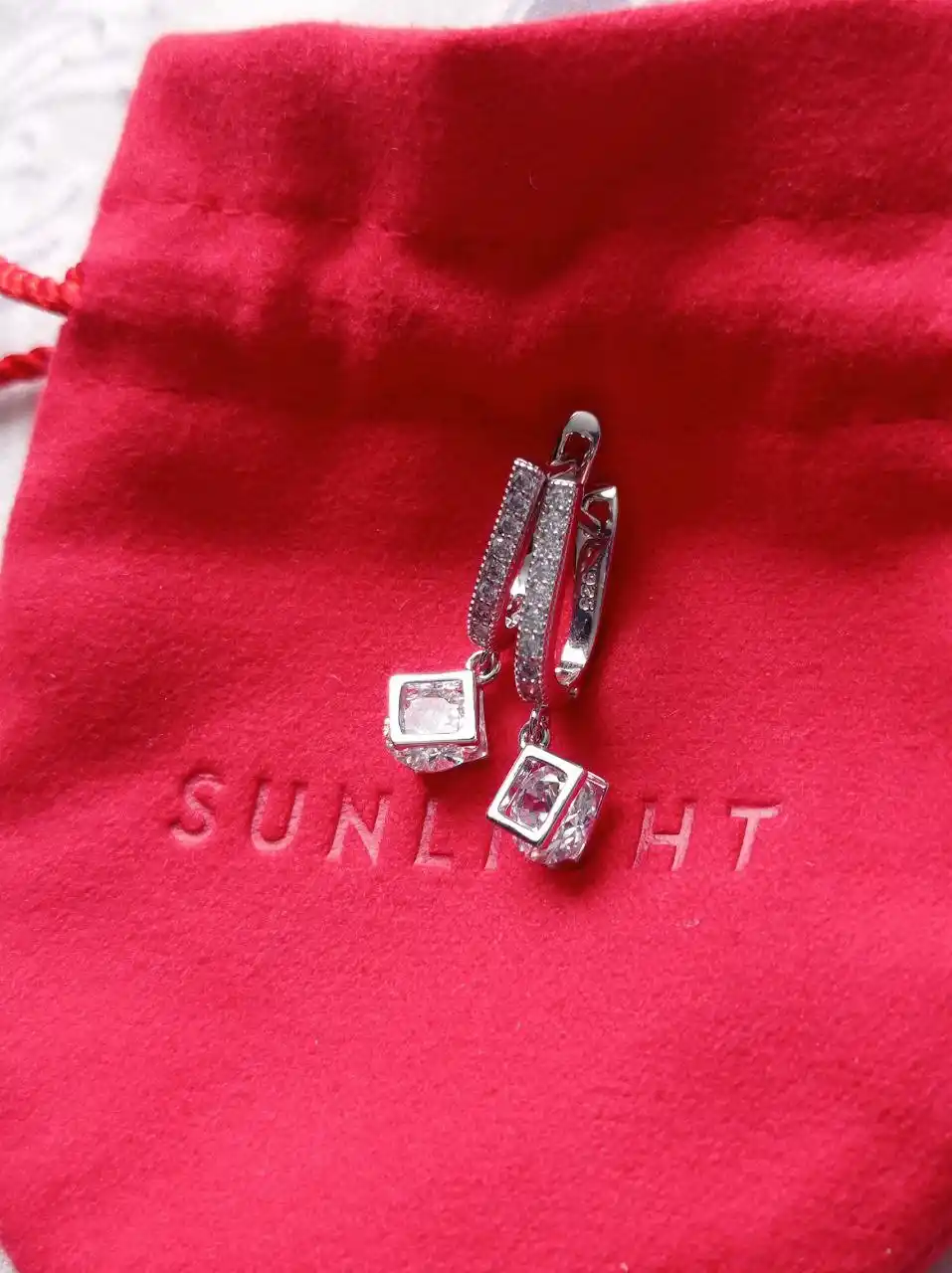 Серебряные серьги с фианитами - Украшения в Нижний Новгород