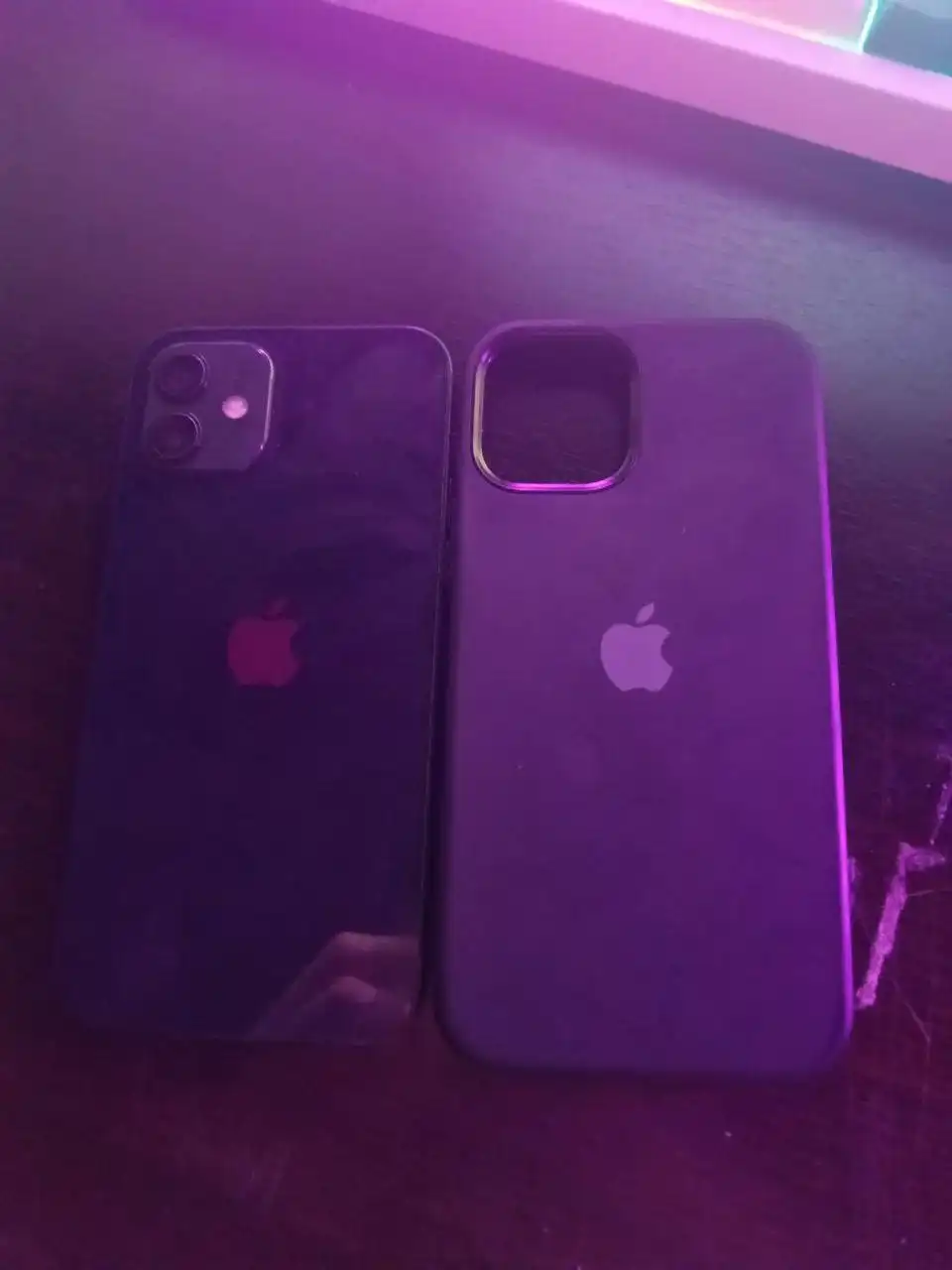 Продам айфон 12