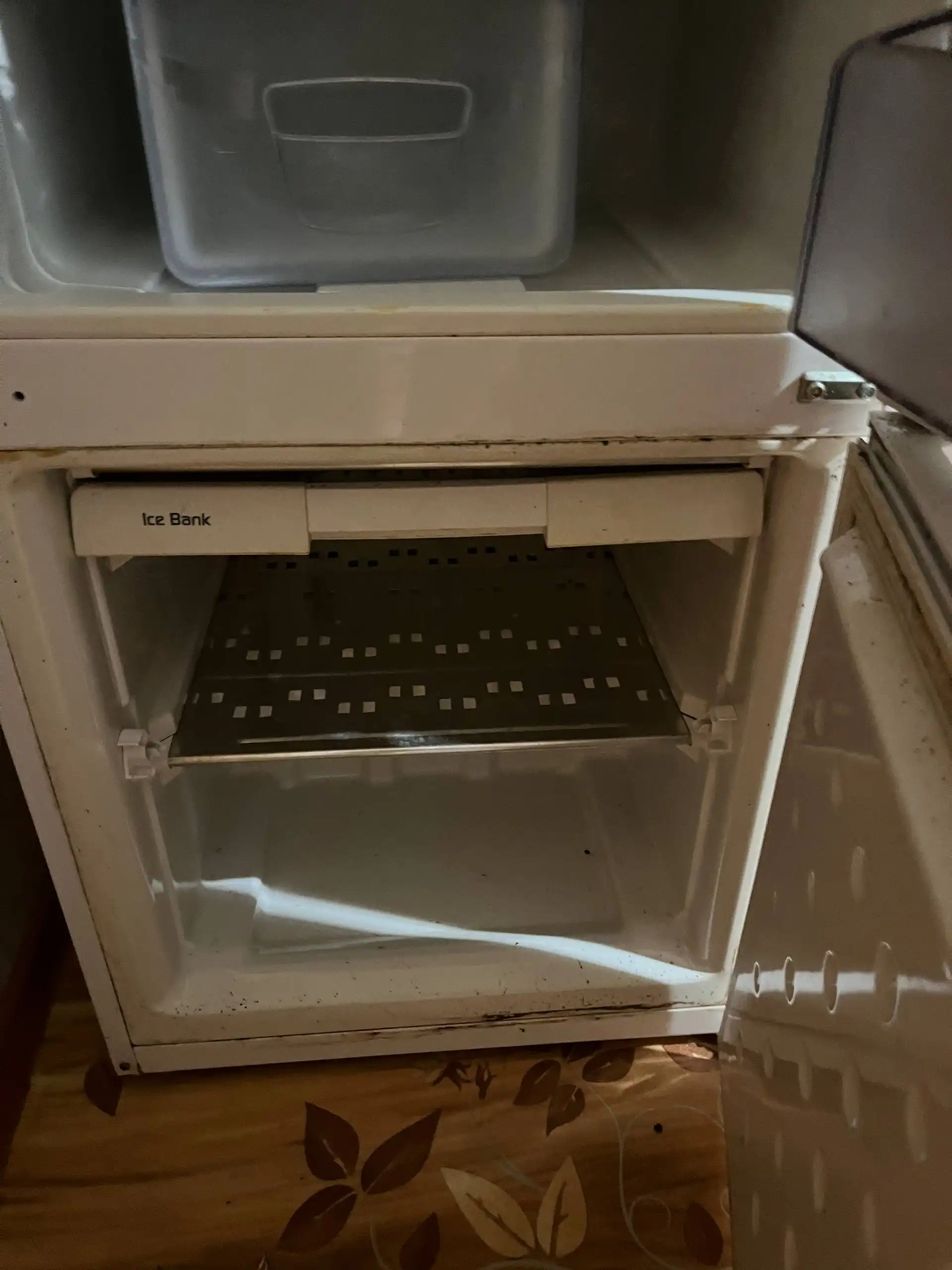 Отдам холодильник даром