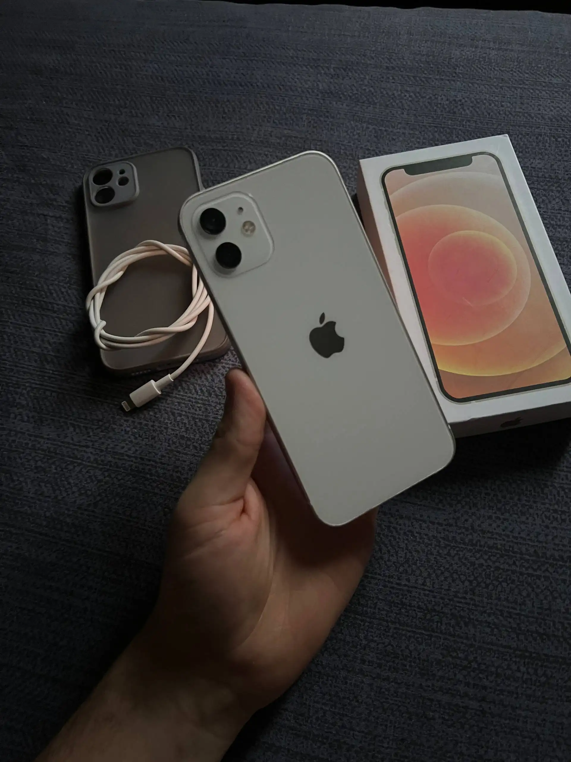 Продам iPhone 12 128 GB White