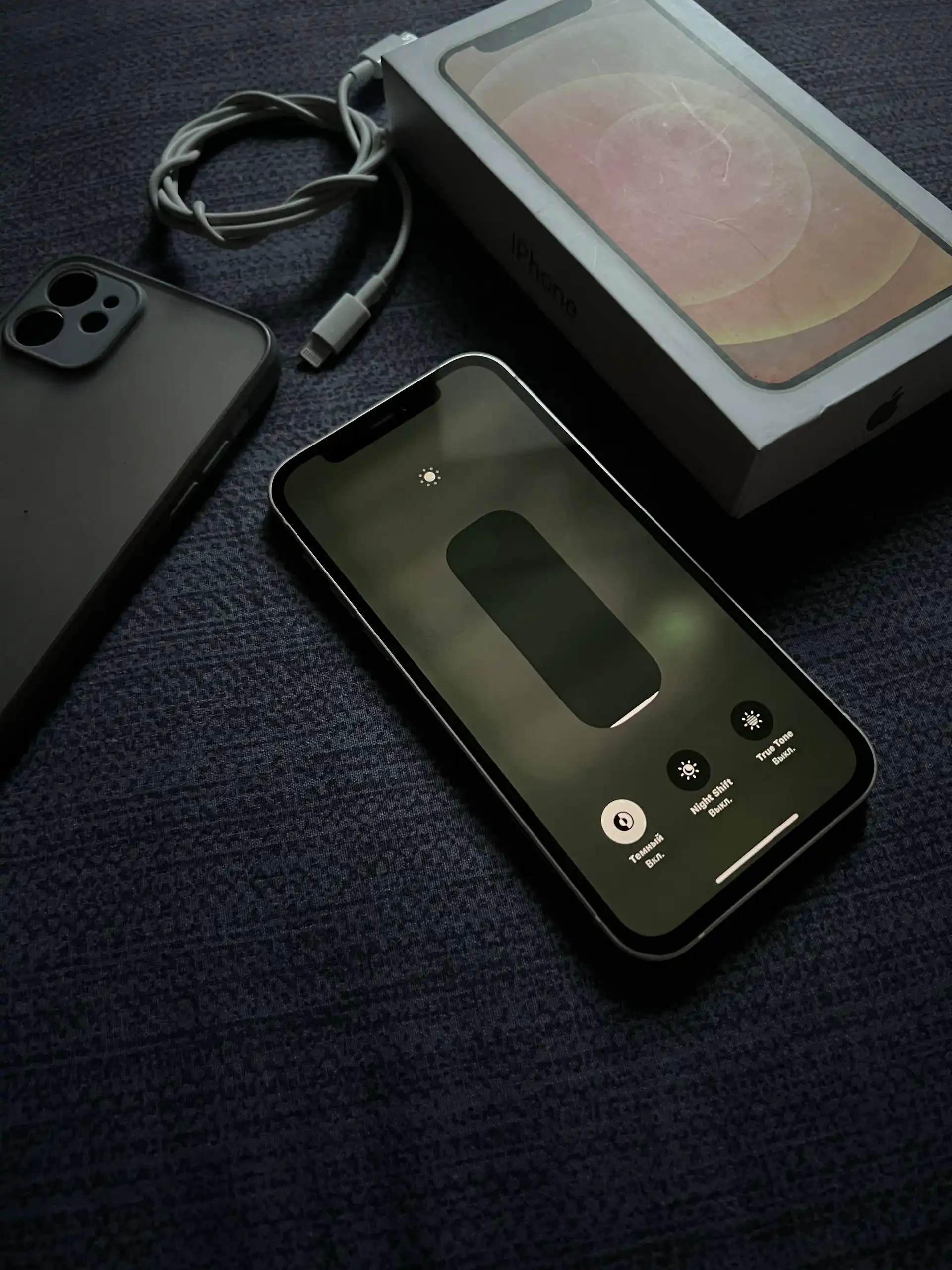 Продам iPhone 12 128 GB White