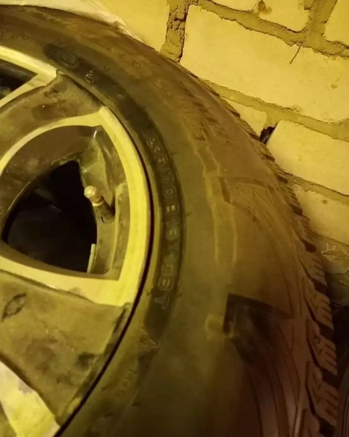 Продам колеса 6 отверстий от Шиангун Сцео