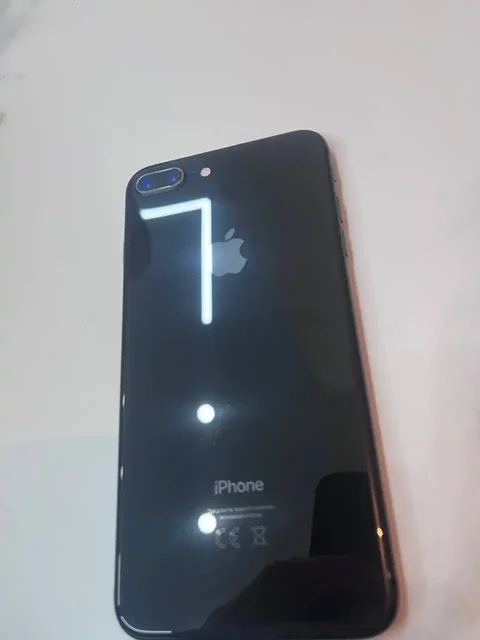 Продажа iPhone 8 Plus в отличном состоянии - Электроника в Оренбург