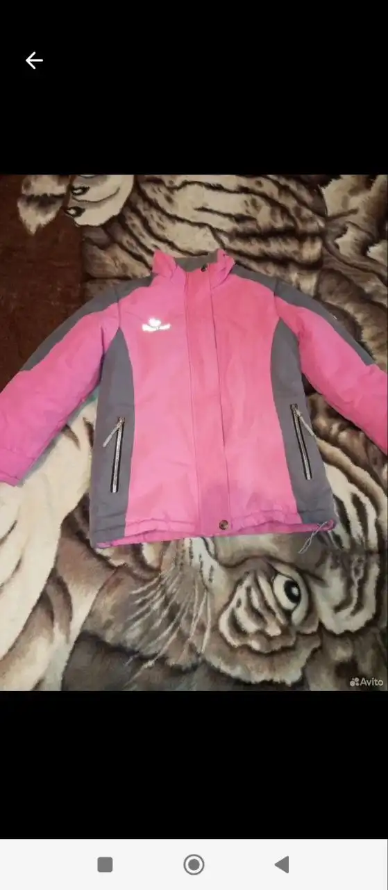 Продам зимнюю куртку на девочку