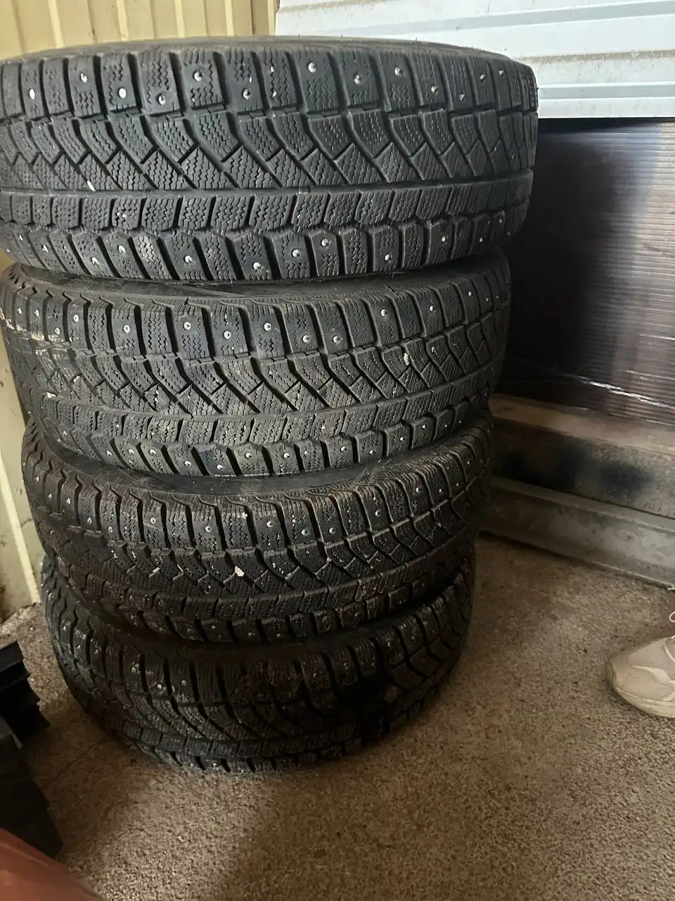Продажа зимней резины для Нивы