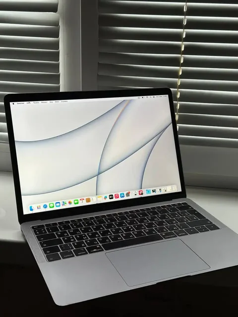 Продам MacBook Air 2018 128 ГБ - Электроника в Оренбург