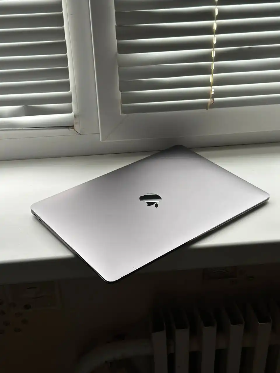 Продам MacBook Air 2018 128 ГБ