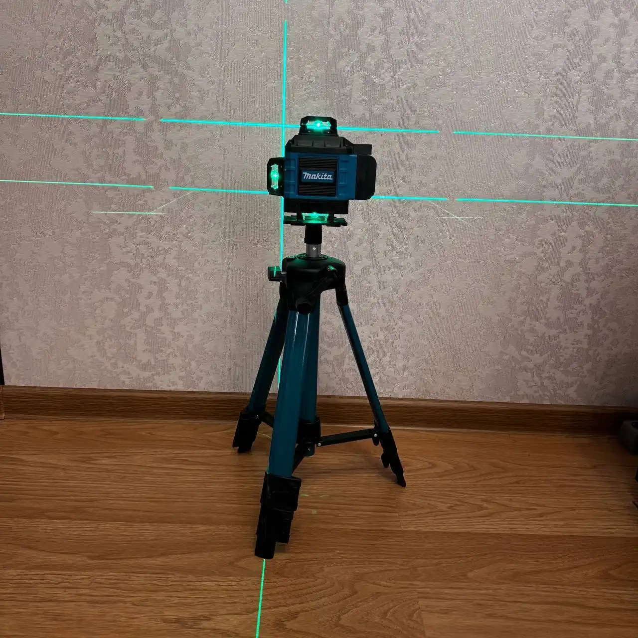 Лазерные уровни в наличии