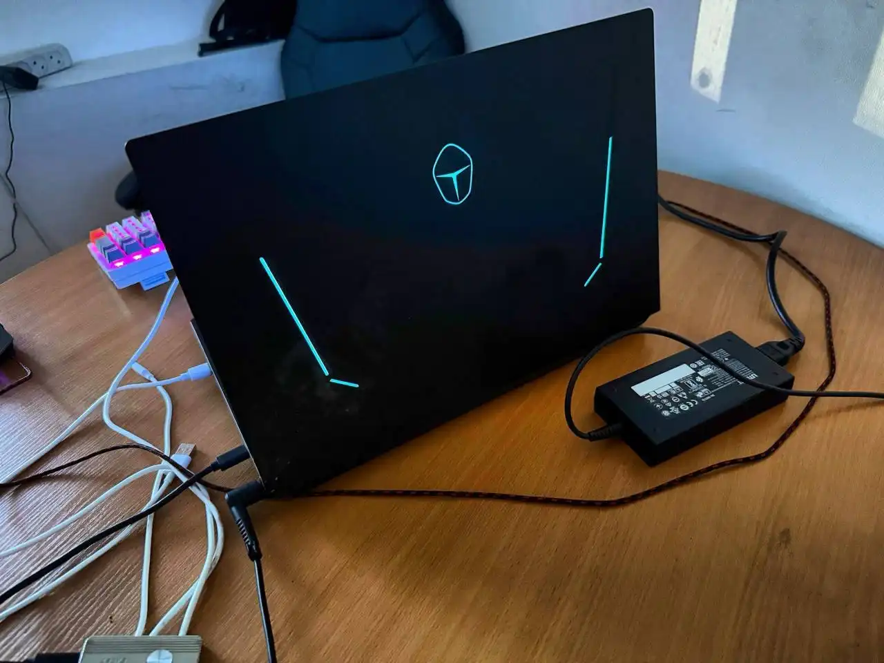 Продается ноутбук Thunderobor 911 Air D