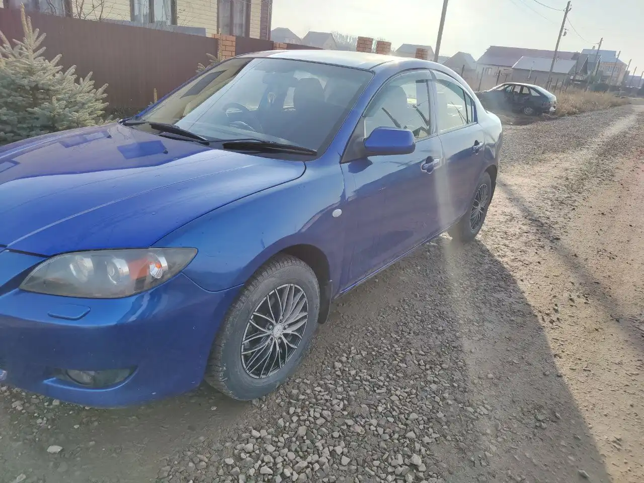 Продам MAZDA 3 2004 года в отличном состоянии