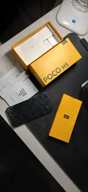 Продам iPhone с неработающим дисплеем и документами - Электроника в Оренбург