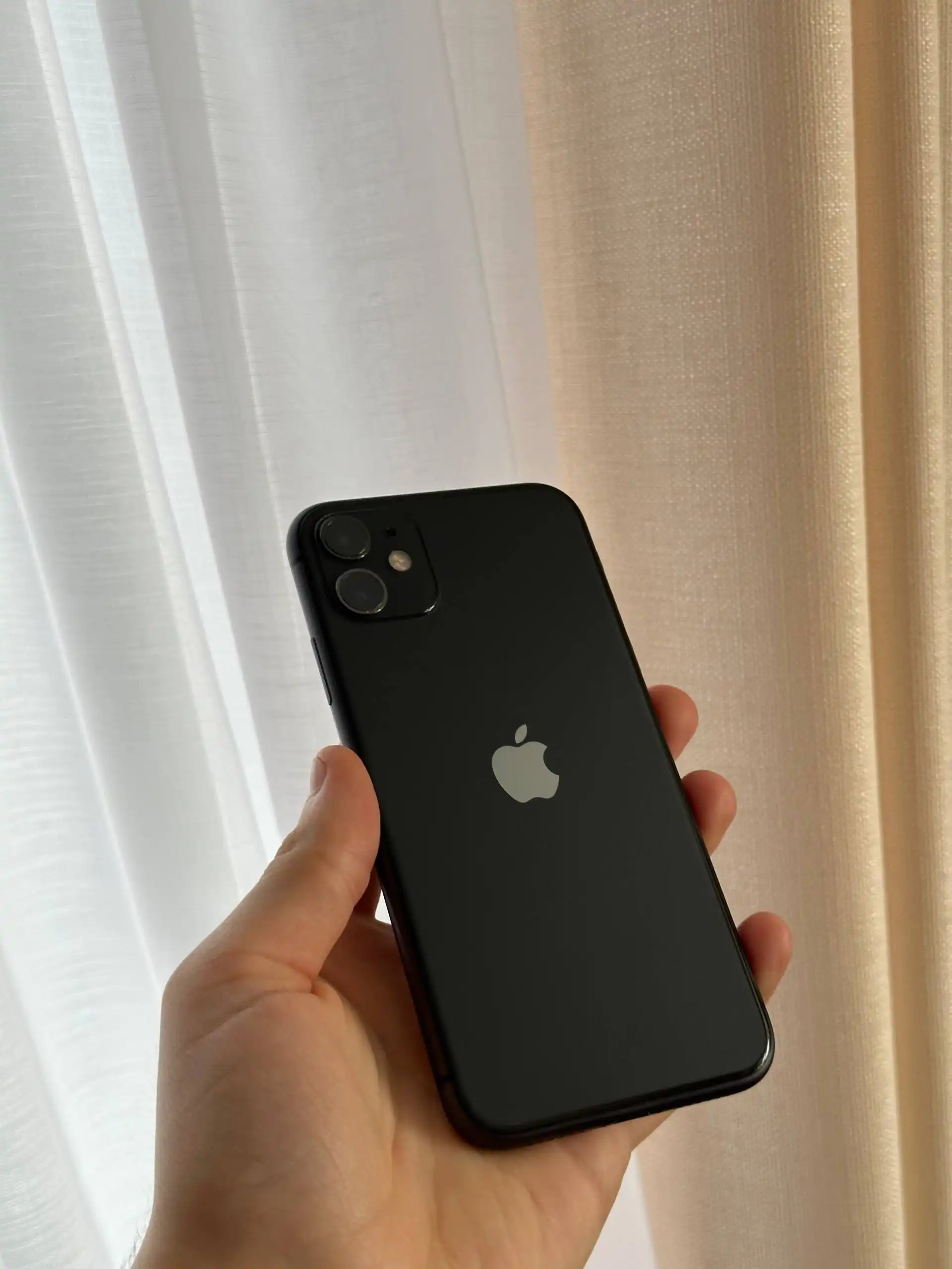 Продам iPhone 11 128 GB Black в идеальном состоянии
