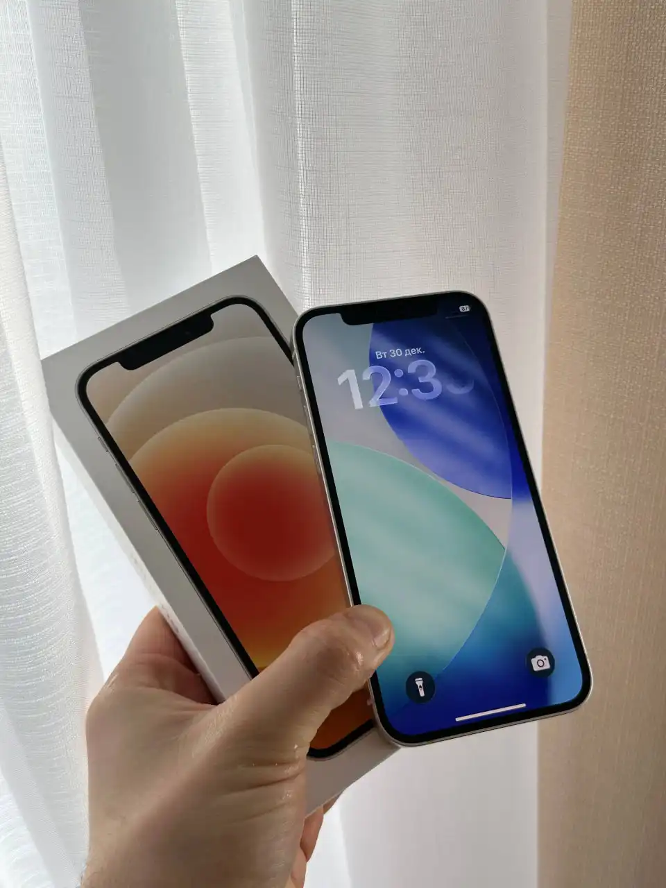 Продам iPhone 12 128 GB White в отличном состоянии