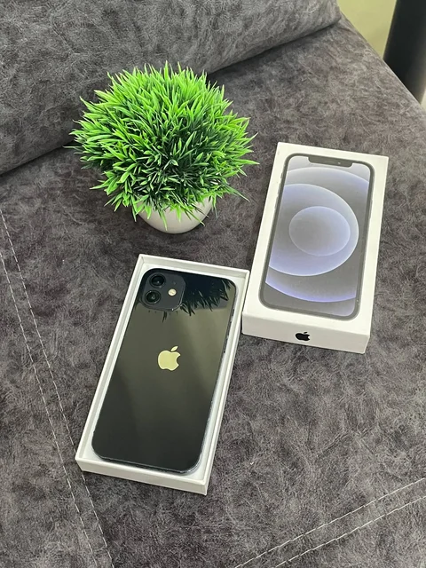 Продам iPhone 12 128GB Black в отличном состоянии - Смартфоны в Оренбург