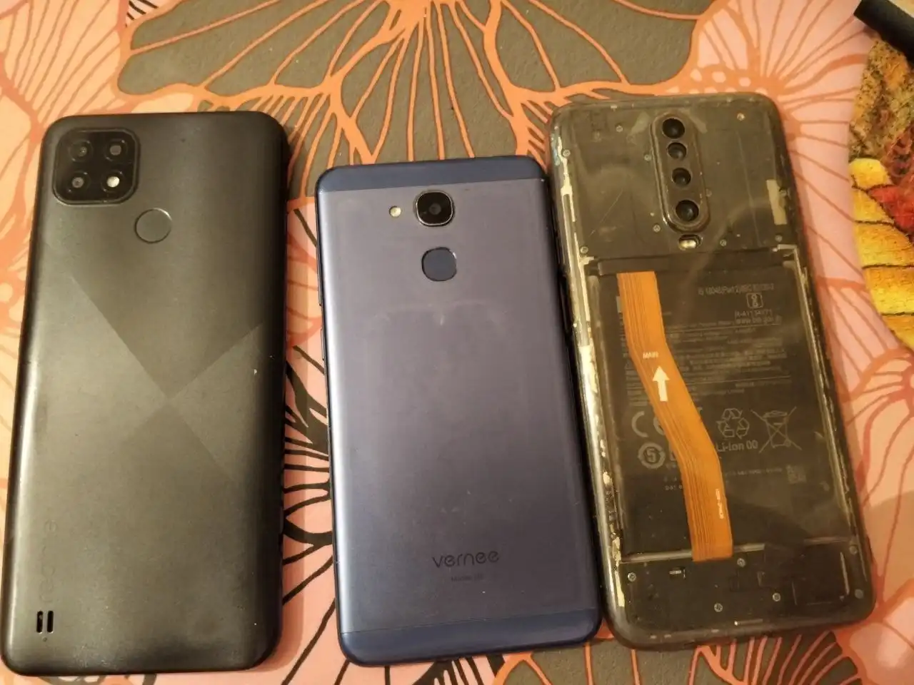 Продажа смартфонов на запчасти - Смартфоны и телефоны (Электроника) в Оренбург