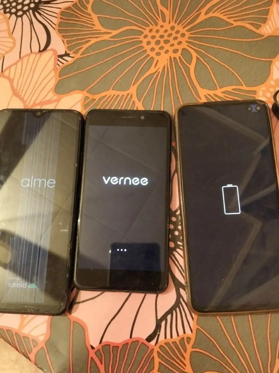 Продажа смартфонов на запчасти - Смартфоны и телефоны (Электроника) в Оренбург