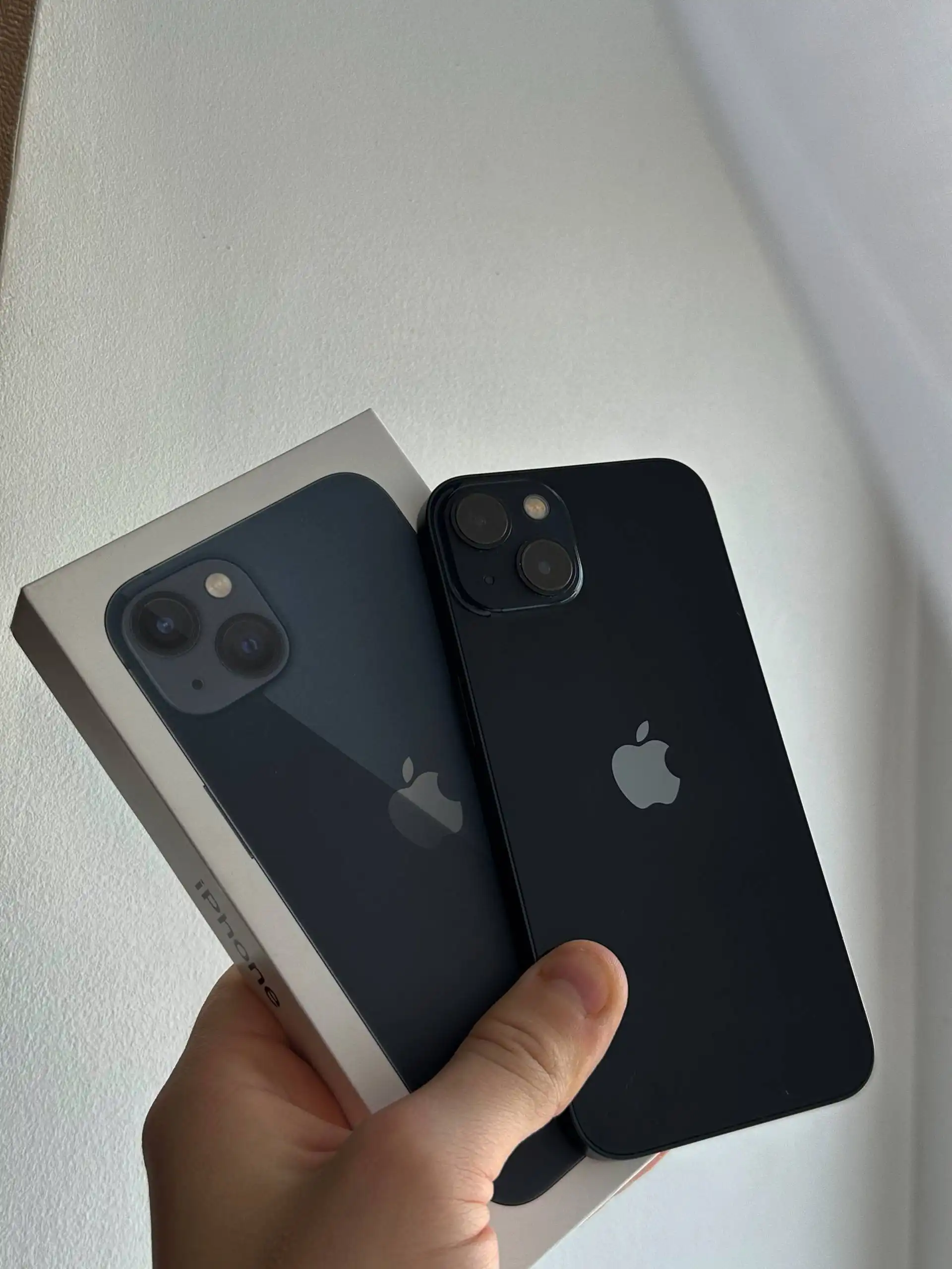 Продам iPhone 13 256 GB Midnight в отличном состоянии - Смартфоны и телефоны (Электроника) в Оренбург