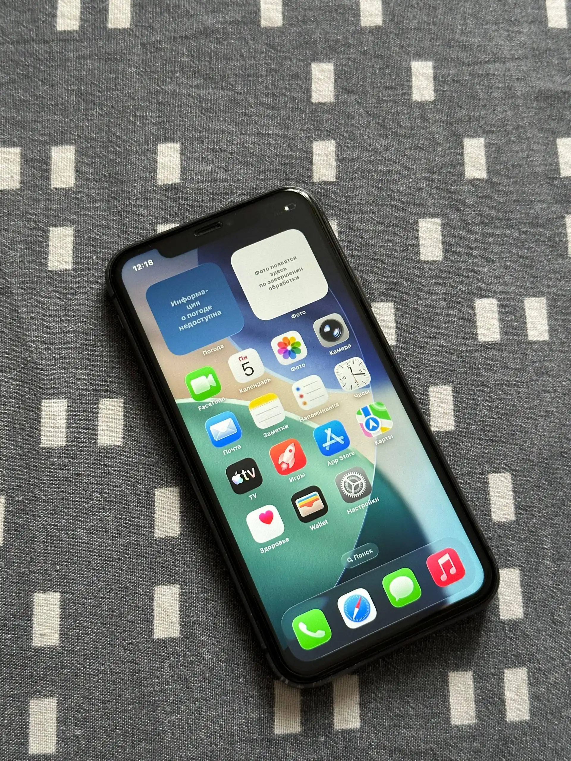 Продам iPhone 11 128 GB Black