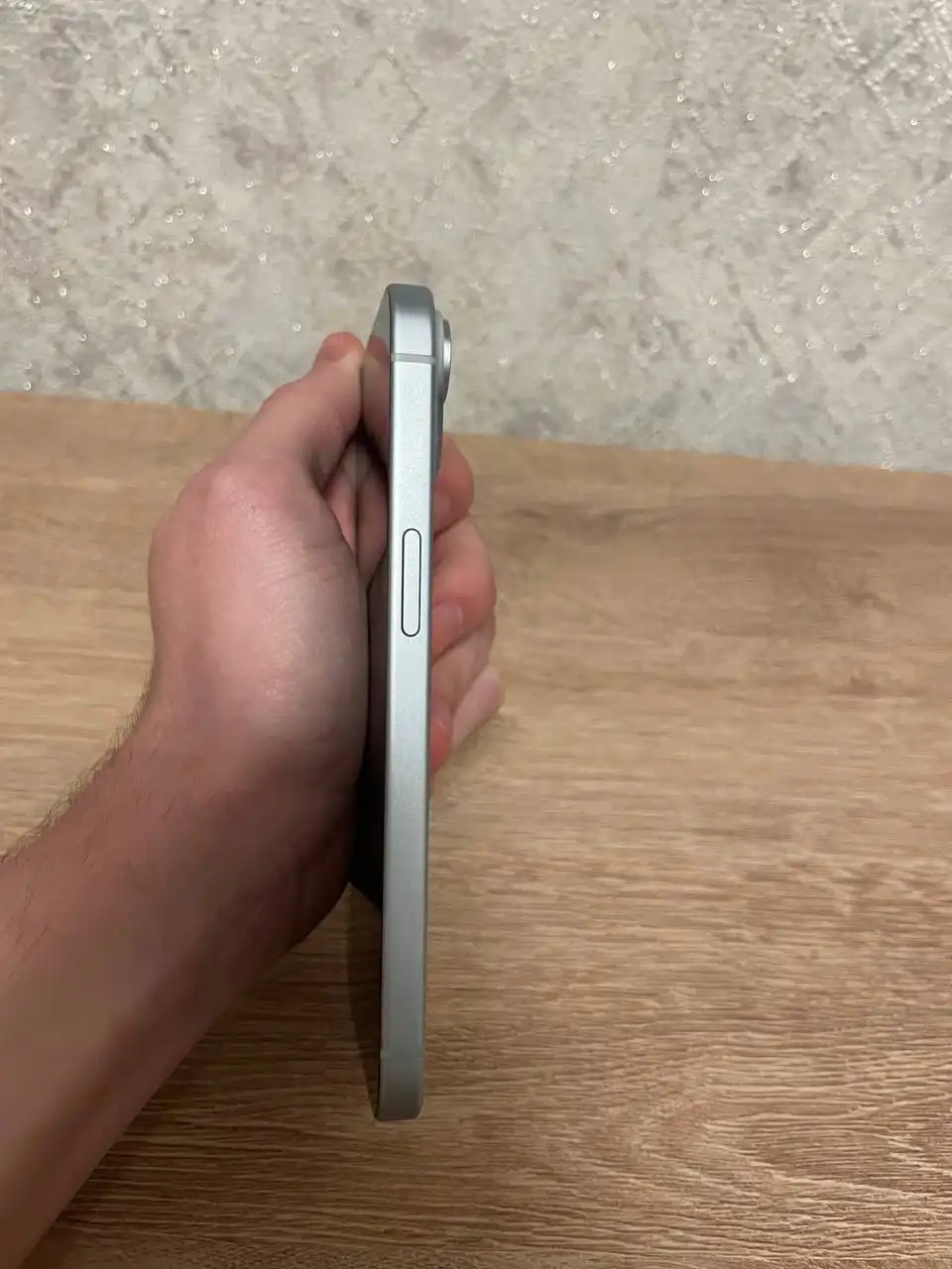 Продам iPhone 15 в Оренбурге - Смартфоны (Электроника) в Оренбург