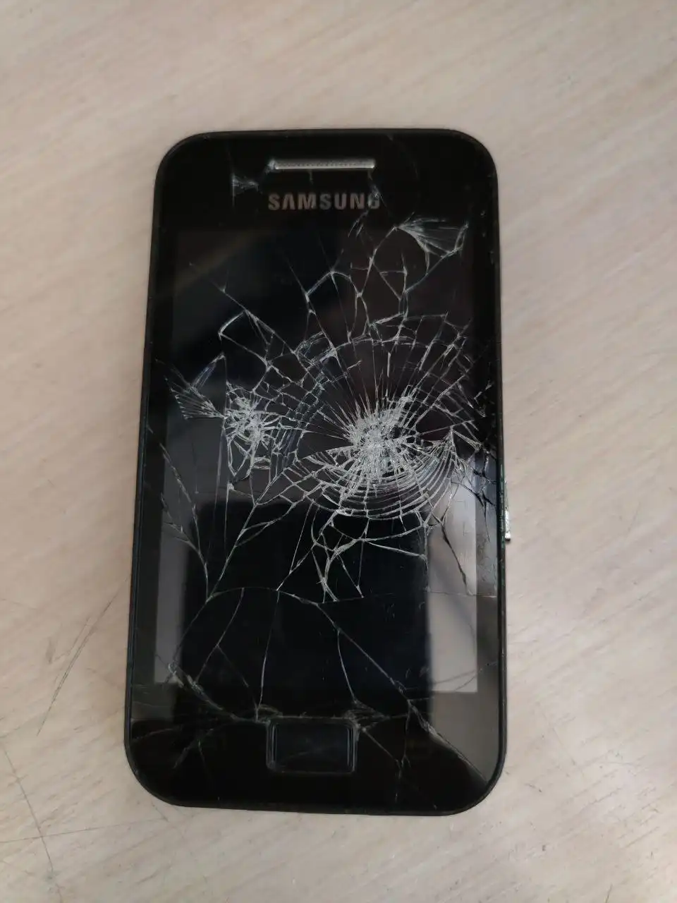 Продажа телефонов и аксессуаров - Телефоны и аксессуары (Электроника) в Оренбург