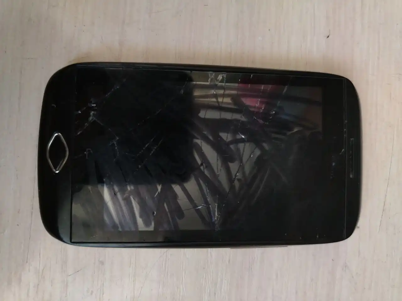 Продажа телефонов и аксессуаров - Телефоны и аксессуары (Электроника) в Оренбург