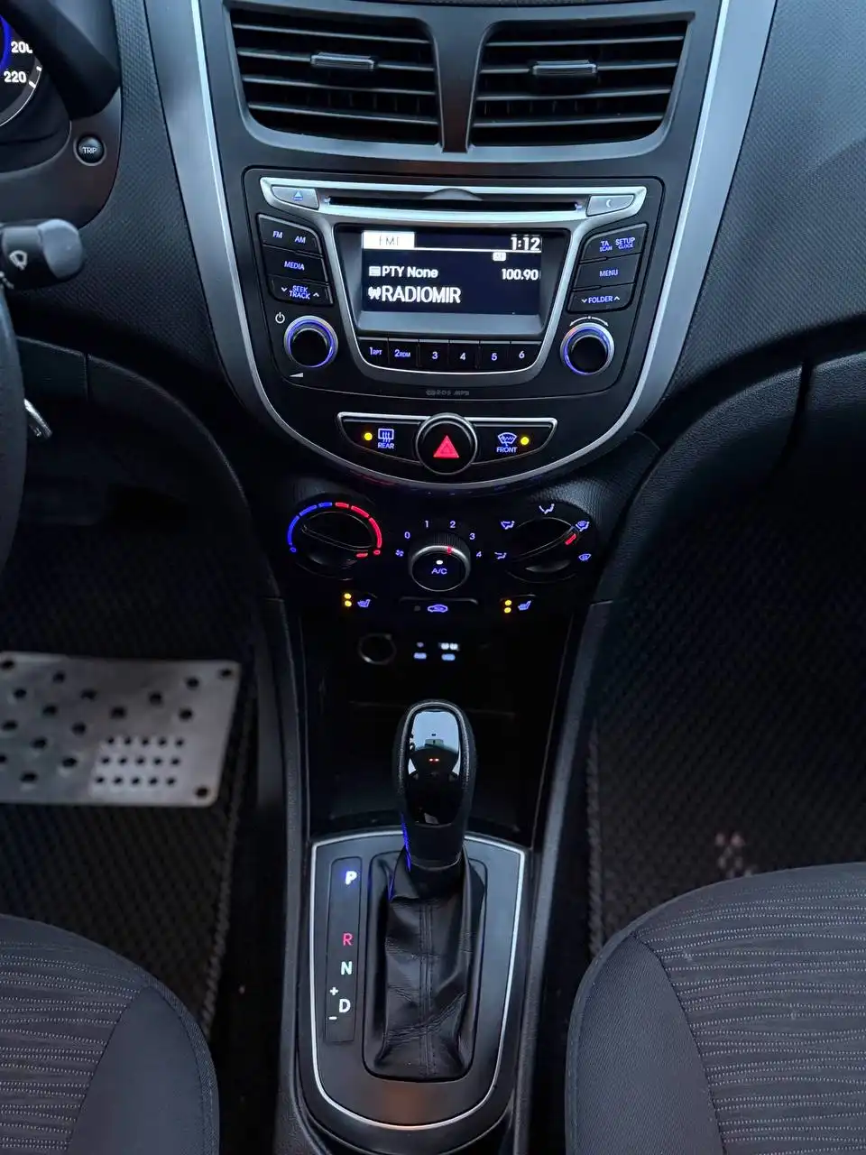 Продажа Hyundai Solaris 2015 года - Легковые автомобили (Авто) в Казань