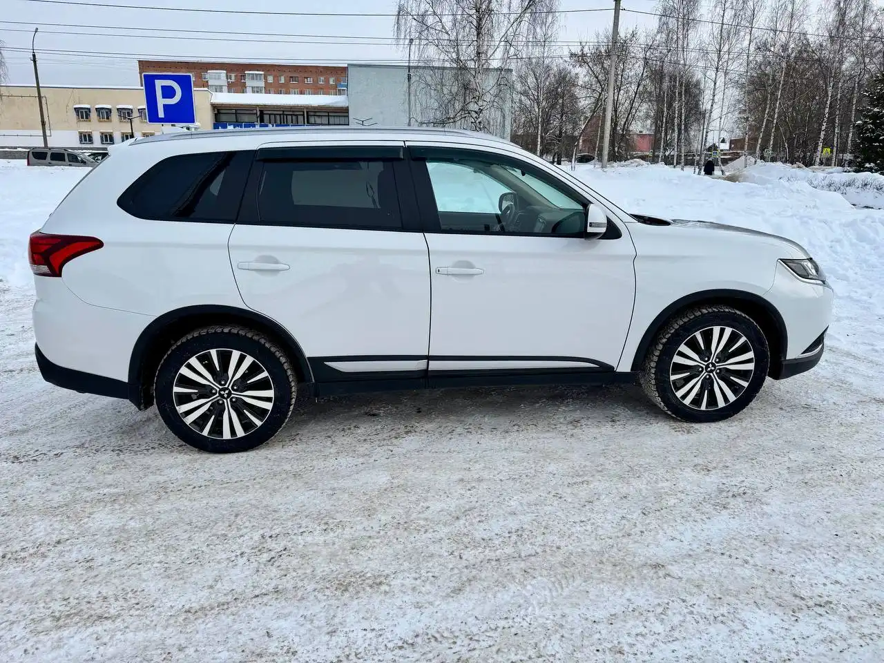 Продажа Mitsubishi Outlander 2020 года - Внедорожники и кроссоверы (Авто) в Оренбург