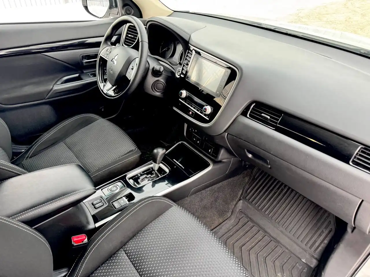 Продажа Mitsubishi Outlander 2020 года - Внедорожники и кроссоверы (Авто) в Оренбург