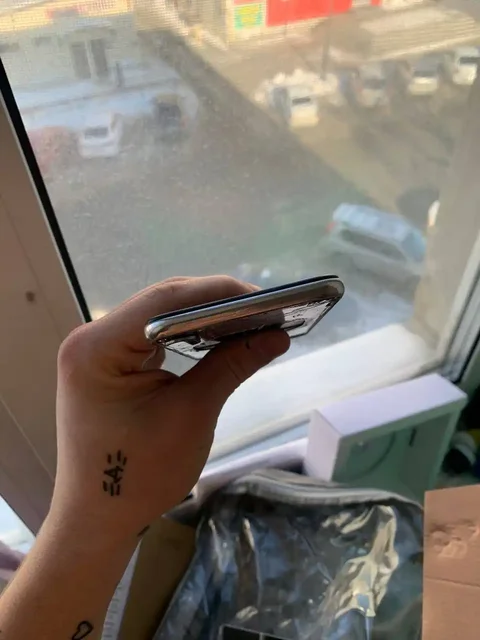 Смартфон с неработающим Face ID и без задней крышки - Аксессуары для телефонов в Оренбург